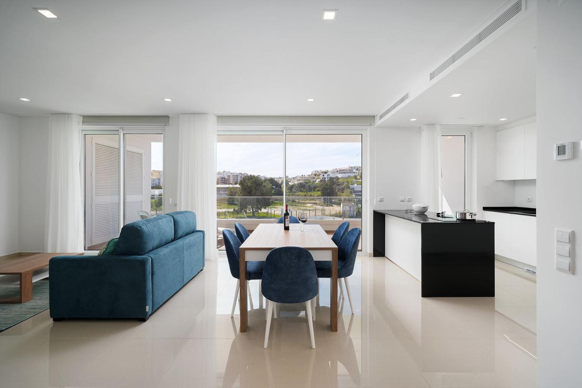 Marina View 11 With Pool By Homing Lagos