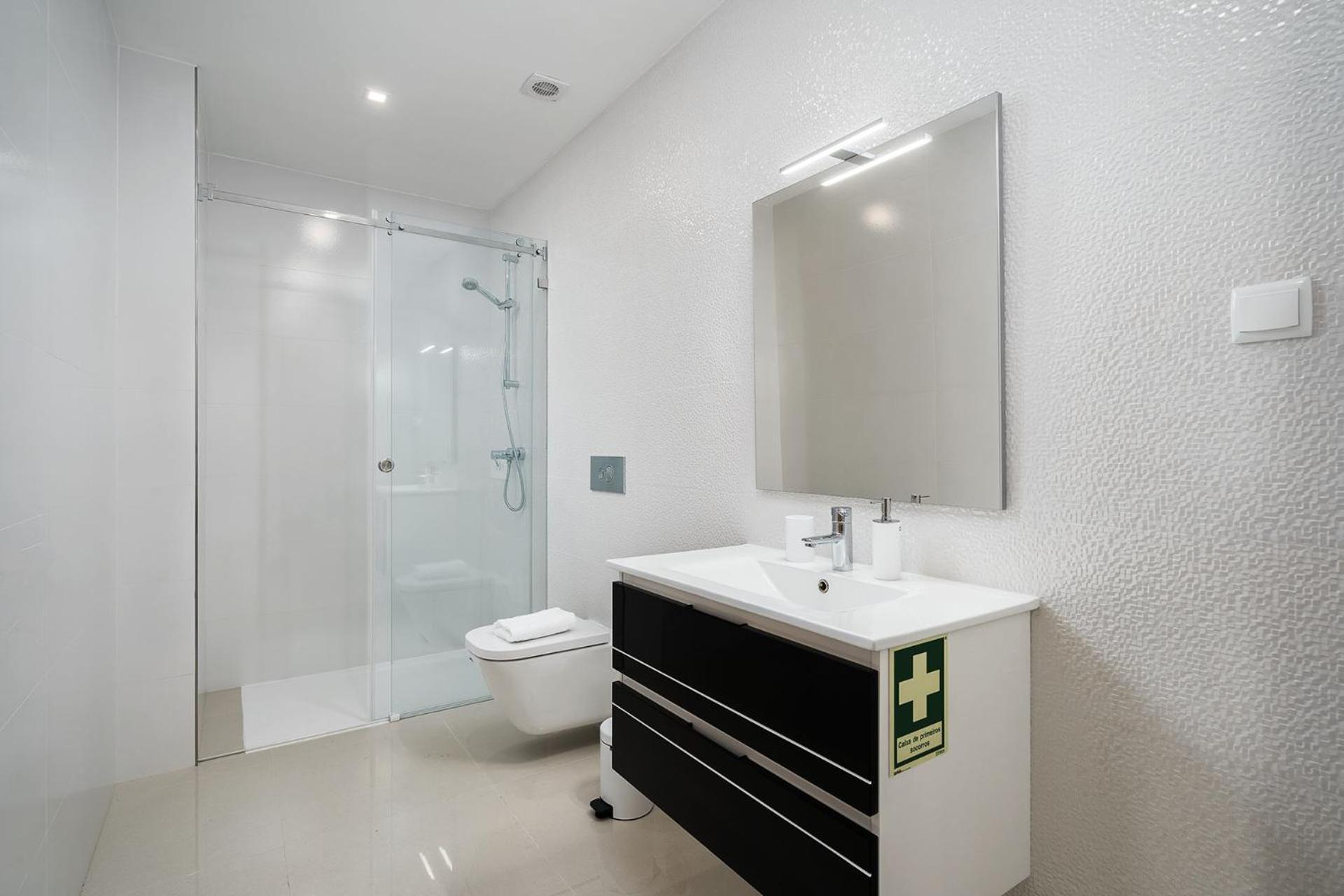 Marina View 11 With Pool By Homing * Lagos